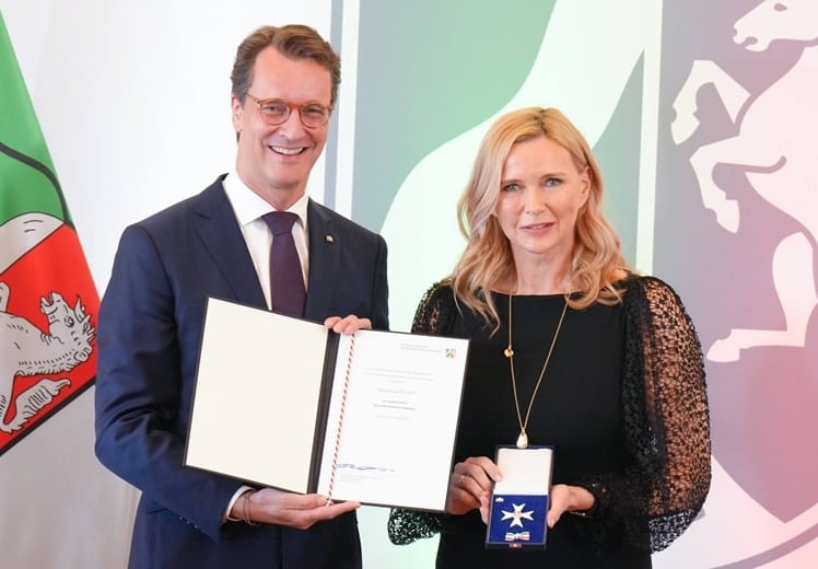 Verdienstorden für Müntefering, Ferris und König