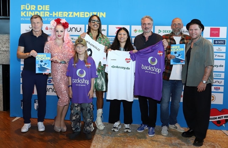 Gruppenbild mit "Herzkind" Emil