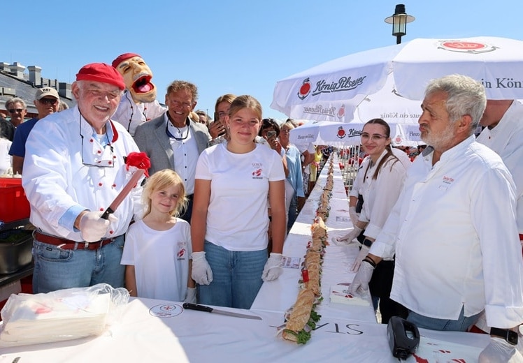 50 Meter: Sylt schmeckt das längste Fischbrötchen der Welt