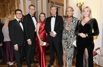 Bayerische Staatsoper bittet zum Bühnendinner