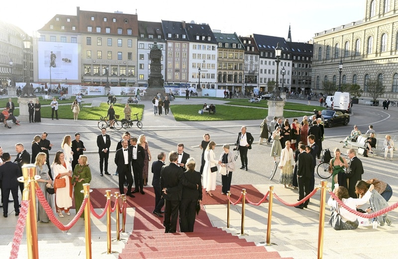 Außenansicht während des Empfangs (Bild: Brauer Photos / Sabine Brauer)