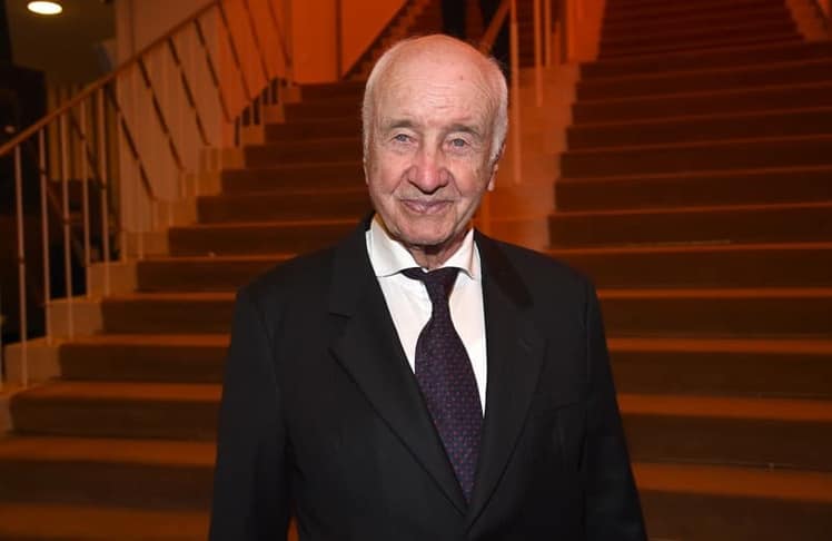 Armin Mueller-Stahl (hier zu sehen bei der "100 Jahre Artur Brauner"-Gala im Zoo Palast in Berlin) wird bei der Goldenen Henne 2026 für sein Lebenswerk geehrt