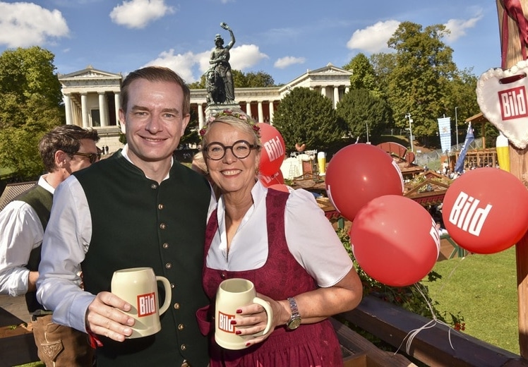 Bild begrüßt Wiesn mit Söder, Silbereisen und Sonnenschein