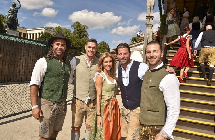 Patrick Owomoyela, Sebastian Kehl, Laura Karasek, Roman Weidenfeller und Riccardo Basile