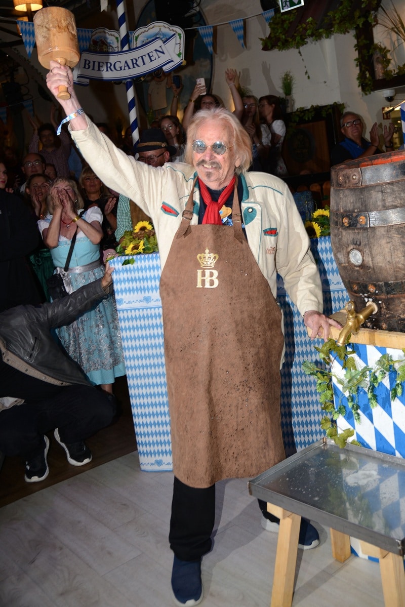 Frank Zander beim Fassanstich in Berlin (Bild: Brauer Photos / J. Hornfeldt)