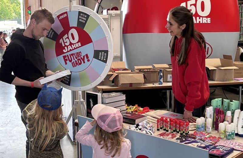 Mit mehreren kindergerechten Programmpunkten will Henkel am Samstag ganze Familien bespaßen (Bild: Henkel)
