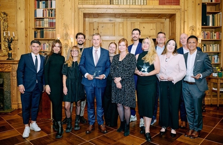 Repräsentanten der ausgezeichneten Locations beim Travelbook Award am Dienstag, 22. September 2026