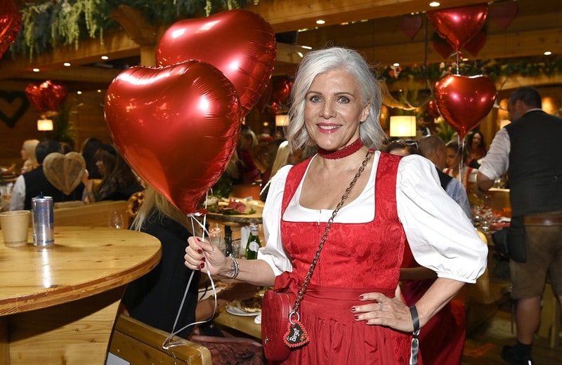 Birgit Schrowange bei der Red Ladies Wiesn (Bild: Brauer Photos / Dominik Beckmann)