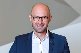 Sebastian Bayer: "Strategie braucht Klarheit. Erfolg braucht Flexibilität.“