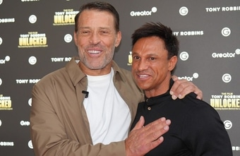 Selbstoptimierung mit Arena-Show und Filmpremiere