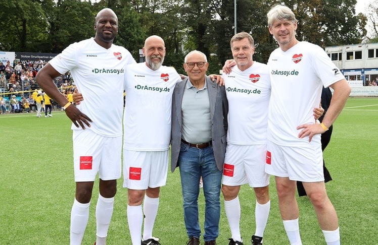 Morike Sako, Holger Stanislawski, Felix Magath, Thomas Helmer und Richard Golz vertreten die Hamburg Allstars am Sonntag, 06. September 2026 bei "Kicken mit Herz"