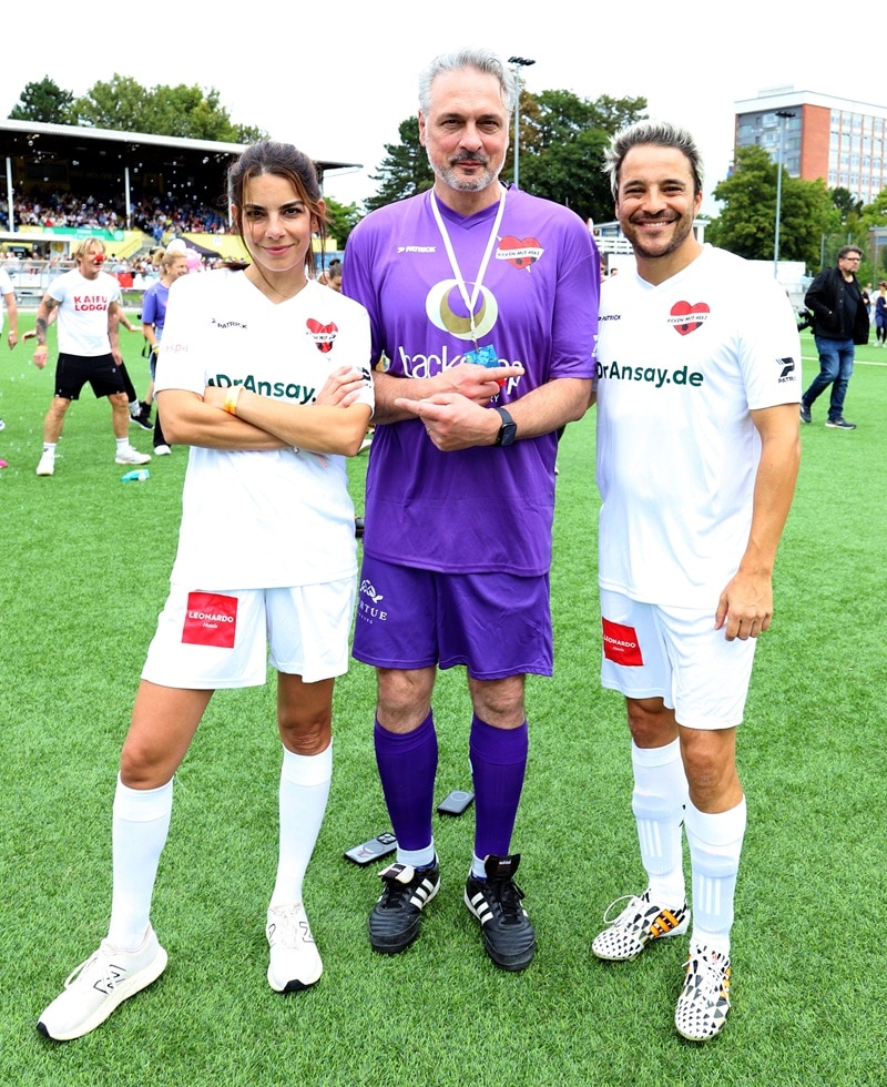 Lilli Hollunder, "Kicken mit Herz"-Initiator Thomas Mir und Kostja Ullmann (Brauer Photos / H. Ross)
