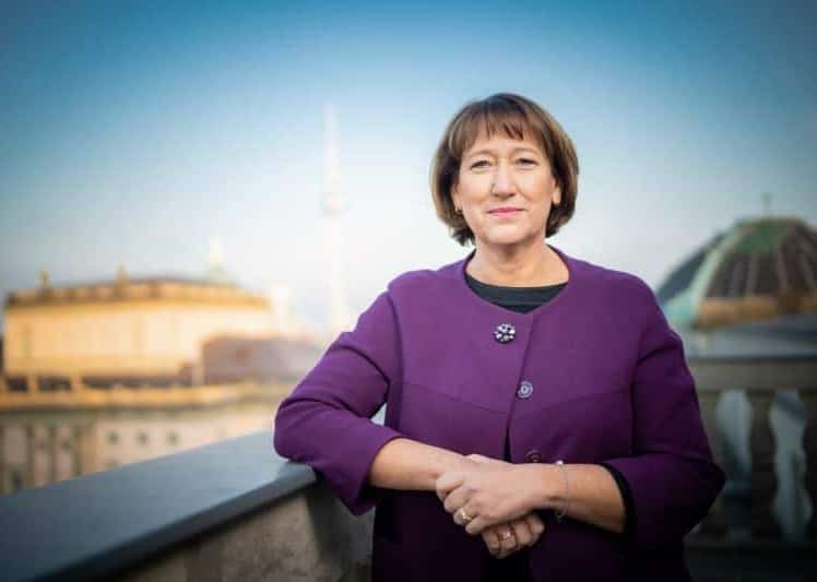 Hildegard Müller: "Europa darf sich nicht selbst aus dem Rennen regulieren"